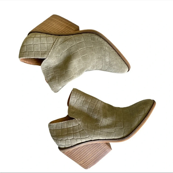 NEW Lucky Brand Saucie Boots Embossed Croc Suede Ankle Booties Size 7 NWOB - Picture 4 of 7